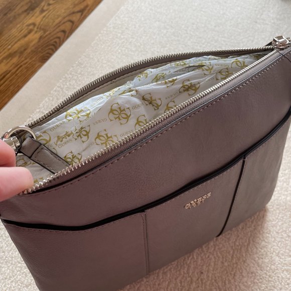 GUESS Purse with Adjustable Strap - Picture 9 of 9